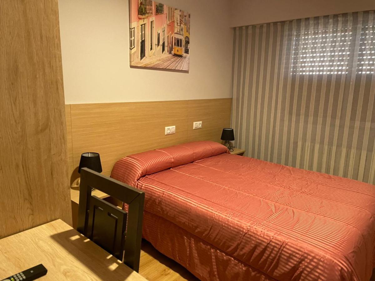 Hostal Cid Ourense Ngoại thất bức ảnh